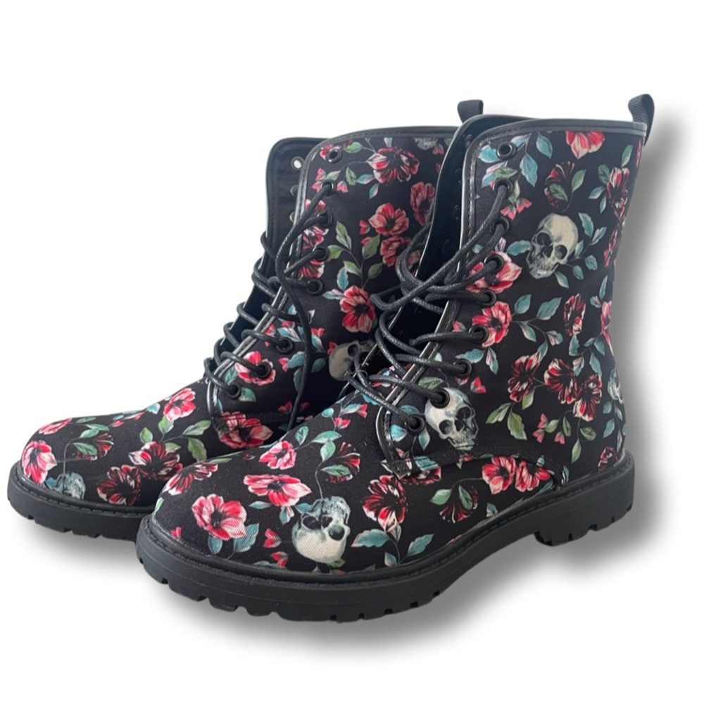 Skull & Flower Combat Boots / Size 7